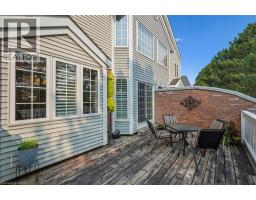 488 BEECHWOOD Drive UnitNo. 4 - 33