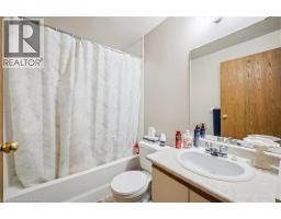 35 GREEN VALLEY Drive UnitNo. 402 - 43