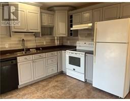 17 MAPLEVIEW Drive - 11