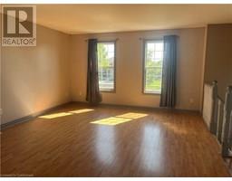 17 MAPLEVIEW Drive - 14