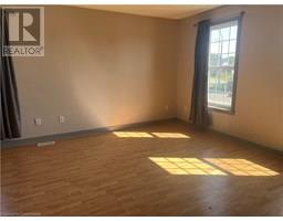 17 MAPLEVIEW Drive - 15