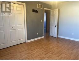 17 MAPLEVIEW Drive - 19