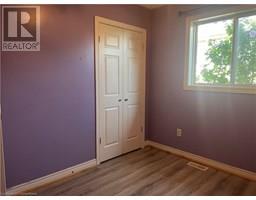 17 MAPLEVIEW Drive - 23