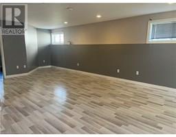 17 MAPLEVIEW Drive - 27