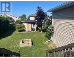 17 MAPLEVIEW Drive - 33