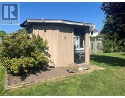 17 MAPLEVIEW Drive - 35