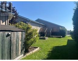 17 MAPLEVIEW Drive - 36