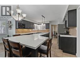 17 KINTYRE Court - 10