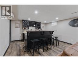 17 KINTYRE Court - 38
