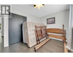 16 CRESTLYNN Crescent - 23
