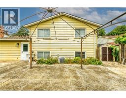 16 CRESTLYNN Crescent - 35