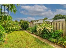 16 CRESTLYNN Crescent - 42