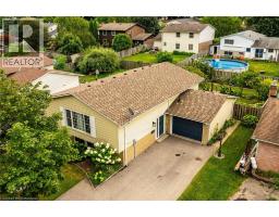 16 CRESTLYNN Crescent - 50
