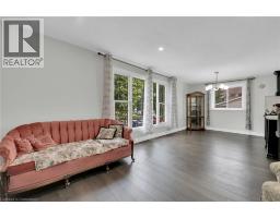 16 CRESTLYNN Crescent - 8