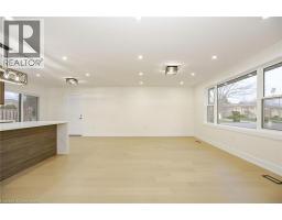 633 GREEN MEADOW Crescent - 18