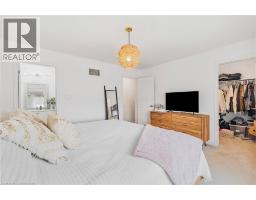 154 MACLACHLAN Avenue - 12