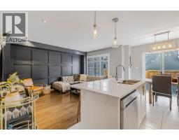 154 MACLACHLAN Avenue - 3