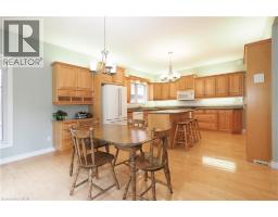 212 THE LIONS Gate - 13