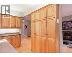 212 THE LIONS Gate - 18