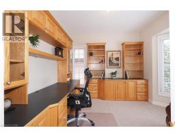 212 THE LIONS Gate - 24