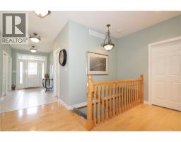 212 THE LIONS Gate - 28