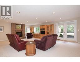 212 THE LIONS Gate - 29