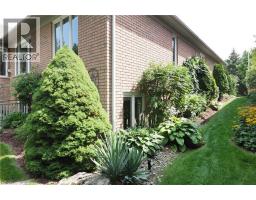 212 THE LIONS Gate - 45