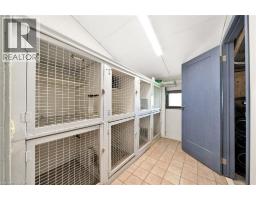 226 CARLUKE Road E - 37