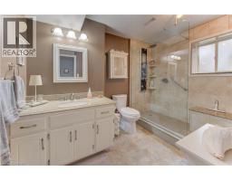 12 MCCABE Court - 33