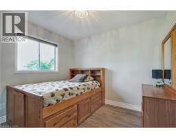 56 CANROBERT Street - 18