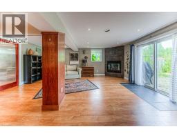 482 APPLEDALE Crescent - 40