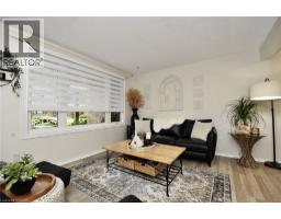 279 SANDOWNE Drive UnitNo. 21 - 15