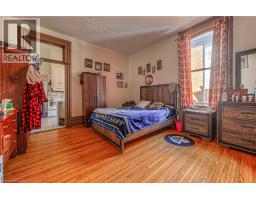 156 GRAND Avenue S - 31