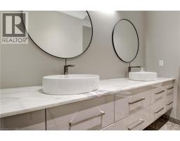 155 CAROLINE Street S UnitNo. TH10 - 34