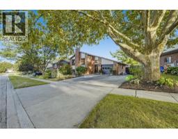 67 WESTBURY Crescent - 2