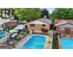 67 WESTBURY Crescent - 29