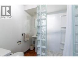 56 JOHN Street W - 25