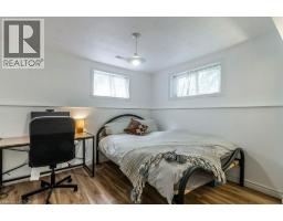 56 JOHN Street W - 27