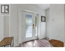 56 JOHN Street W - 4