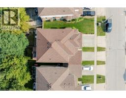 22 CHESTER Drive - 43