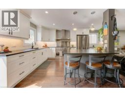 47 WINDING Way - 10