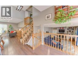 47 WINDING Way - 17
