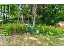 33 SHADYWOOD Crescent - 38
