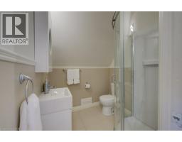 33 MANITOULIN Crescent - 25