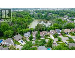33 MANITOULIN Crescent - 39