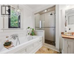 5 CROMBIE Street - 30