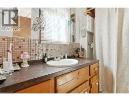 11 MAIN Avenue E - 13