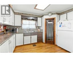 11 MAIN Avenue E - 16