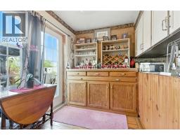 11 MAIN Avenue E - 18