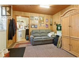 11 MAIN Avenue E - 23